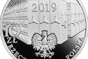 Detal srebrnej monety okolicznościowej – 100. rocznica podpisania Dekretu o archiwach państwowych