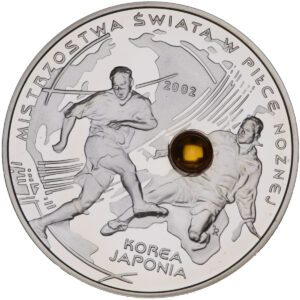 Srebrna moneta okolicznościowa; rewers – Mistrzostwa Świata w Piłce Nożnej 2002 Korea/Japonia
