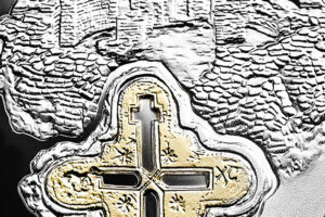 Detal srebrnej monety okolicznościowej – Zabytki Kultury w Polsce – Relikty budowli pałacowo-sakralnej na Ostrowie Lednickim