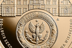 Detal złotej monety – 200-lecie Szkoły Głównej Gospodarstwa Wiejskiego w Warszawie