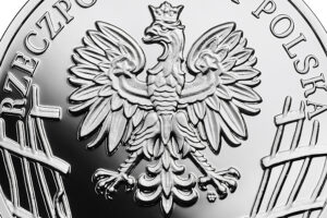 Detal srebrnej monety okolicznościowej – Wyklęci przez komunistów żołnierze niezłomni - Hieronim Dekutowski, „Zapora”