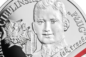 Detal srebrnej monety okolicznościowej – Wyklęci przez komunistów żołnierze niezłomni – Łukasz Ciepliński „Pług”