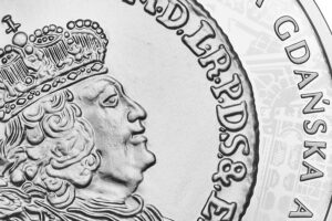 Detal srebrnej monety okolicznościowej – Historia Monety Polskiej – złotówka gdańska Augusta III