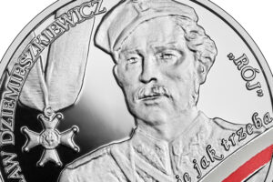 Detal srebrnej monety okolicznościowej – Wyklęci przez komunistów żołnierze niezłomni - Mieczysław Dziemieszkiewicz „Rój”